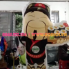 người hơi trưng bày 2 Roi vay cua hang 12