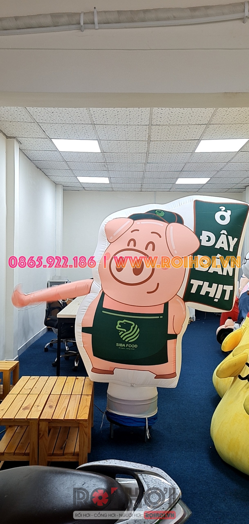 Người hơi quảng cáo thiết kế và may theo yêu cầu 1 Roi vay cua hang 28