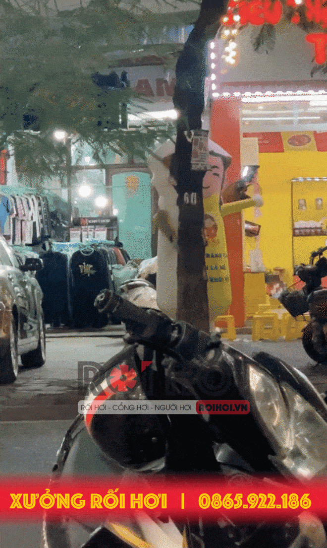 Rủ nhau đi uống trà đá, hai người bạn thân suýt "choảng" nhau vì tranh cãi xem hành động của con rối hơi đối diện là gì? 1 Rủ nhau đi uống trà đá, hai người bạn thân suýt choảng nhau vì tranh cãi xem hành động của con rối hơi đối diện là gì? - Ảnh 1.