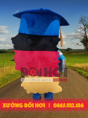 Mascot tốt nghiệp 4 z5393086203262 9cd30f4c671d66843ec8cf5a2c9dbd26 removebg preview